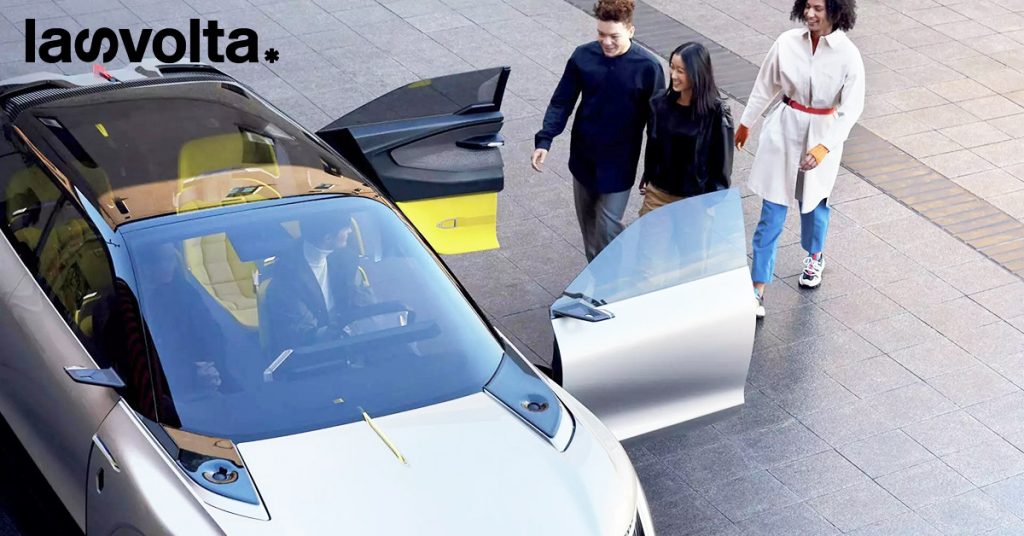 Francia: l’auto del futuro produce energia