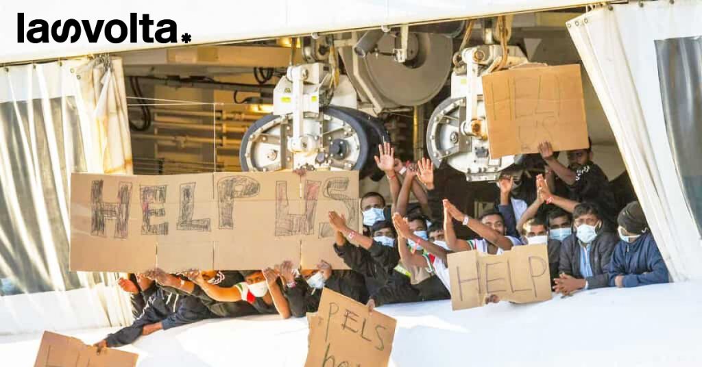 Nel 2022 decine di migranti imprigionati in traghetti dall’Italia alla Grecia