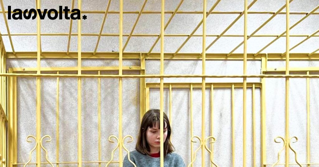 Russia: storia di una ventenne che rischia 10 anni di carcere