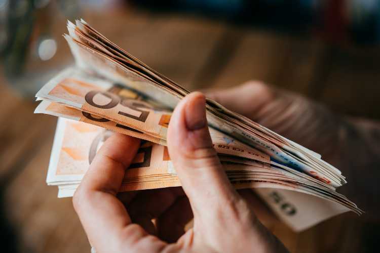 Aumento delle pensioni - fonte_Canva - LaSvolta.it