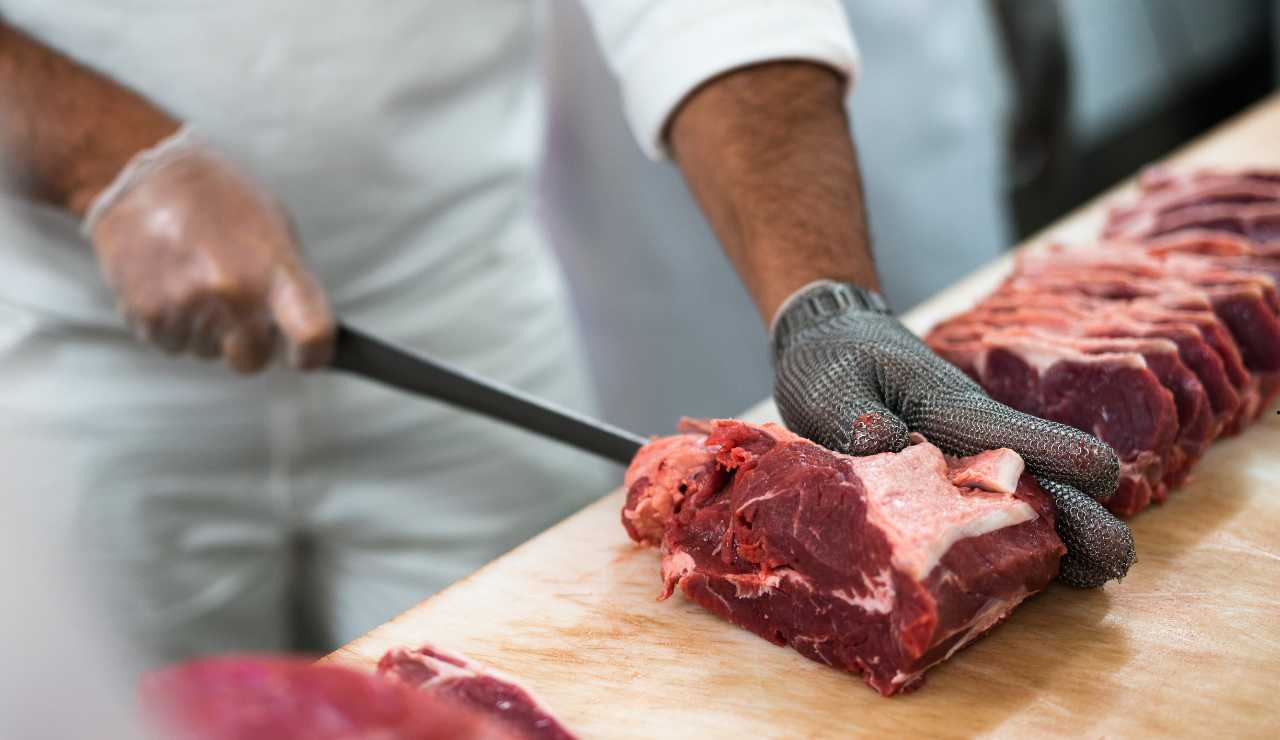€2.000 di multa se consumi questa CARNE, stai commettendo un reato | Se ti beccano finisci dritto in galera