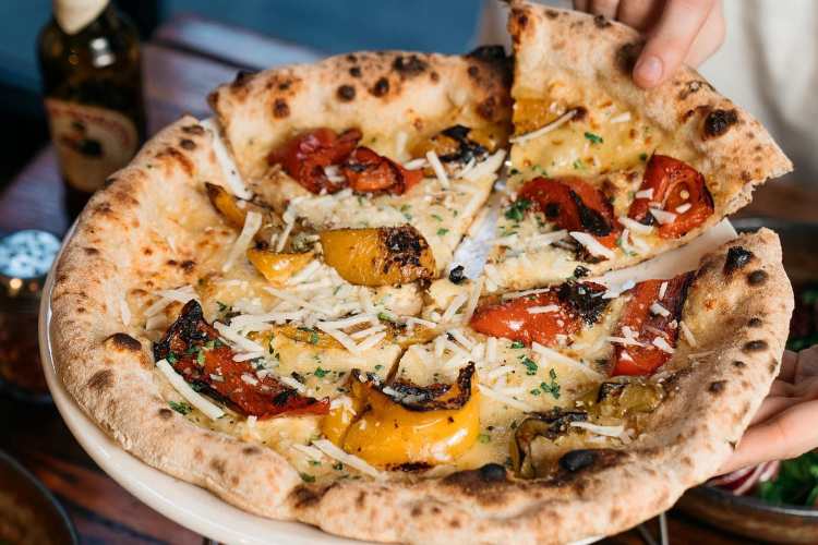 Pizze - fonte_Canva - LaSvolta.it