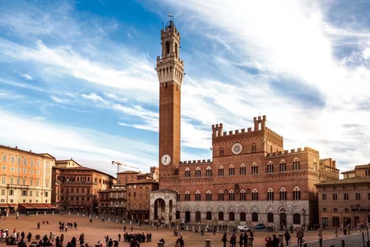 Siena la più bella - fonte_Canva - LaSvolta.it