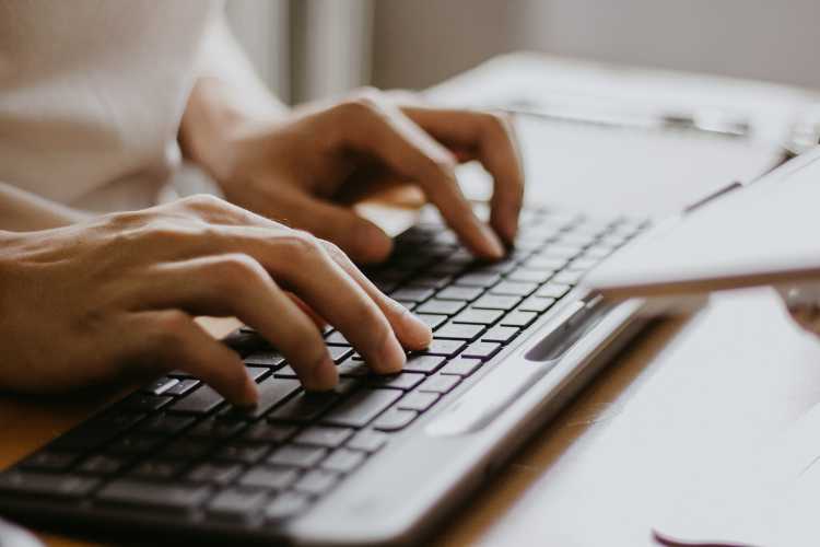 Un lavoro ben pagato - fonte_Canva - LaSvolta.it