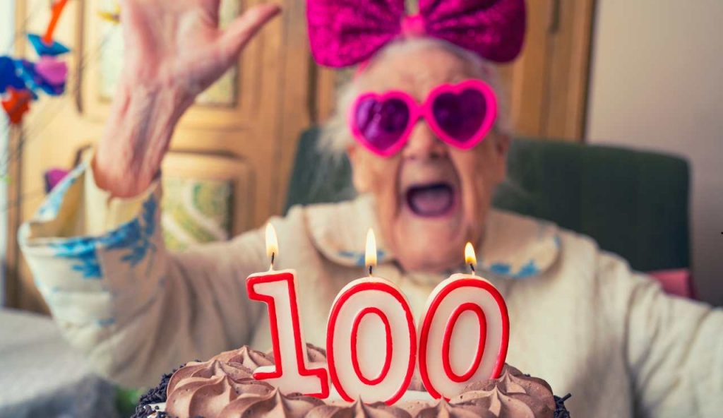 Vivere 100 anni - fonte_Canva - LaSvolta.it
