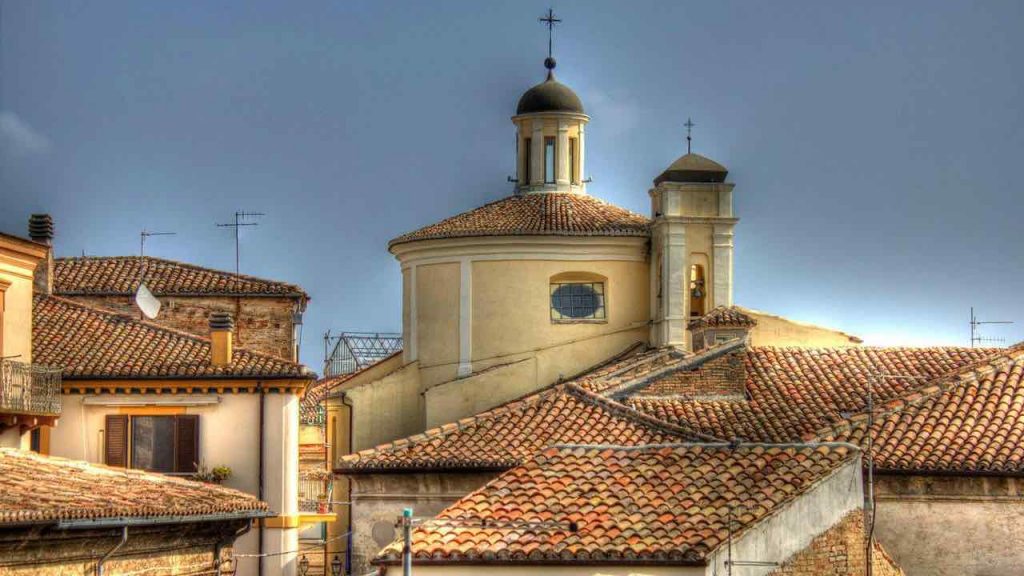Il piccolo BORGO ITALIANO dove si vive meglio e con pochi soldi | Gli esperti ti preparano le valigie