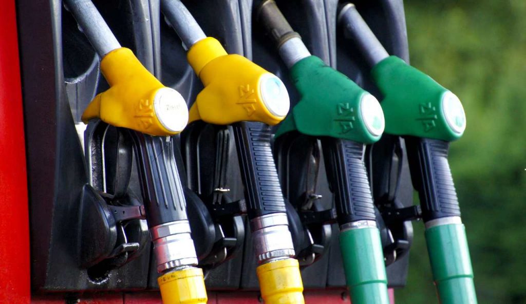 Carburante - fonte_Canva - LaSvolta.it