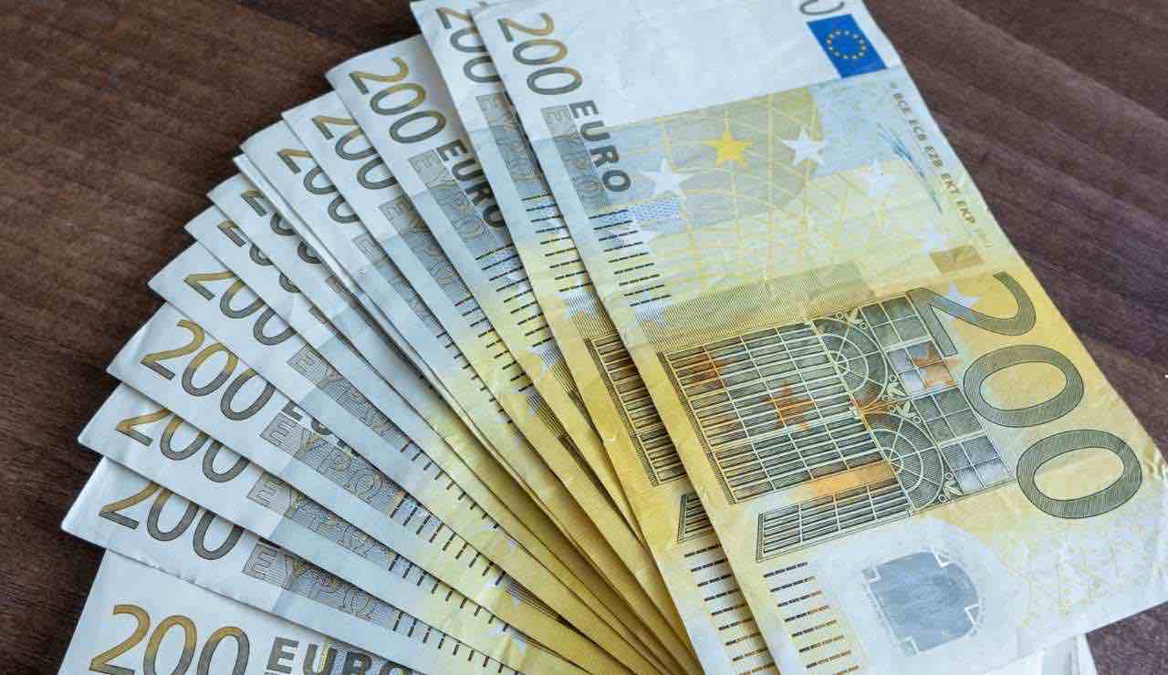 Regalo di fine agosto per questa categoria di italiani, € 200 subito sul conto | Nessuna domanda da presentare