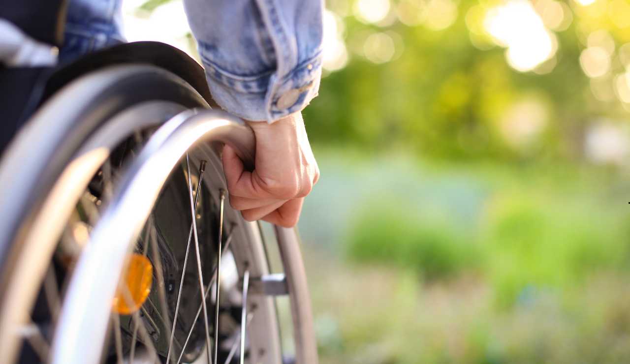 ULTIM’ORA LEGGE 104 – Cancellata ogni tutela, ora non si può salire su mezzi pubblici | In questa città scatta il divieto