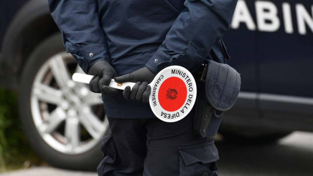 Posto di blocco - fonte_Ansa - LaSvolta.it