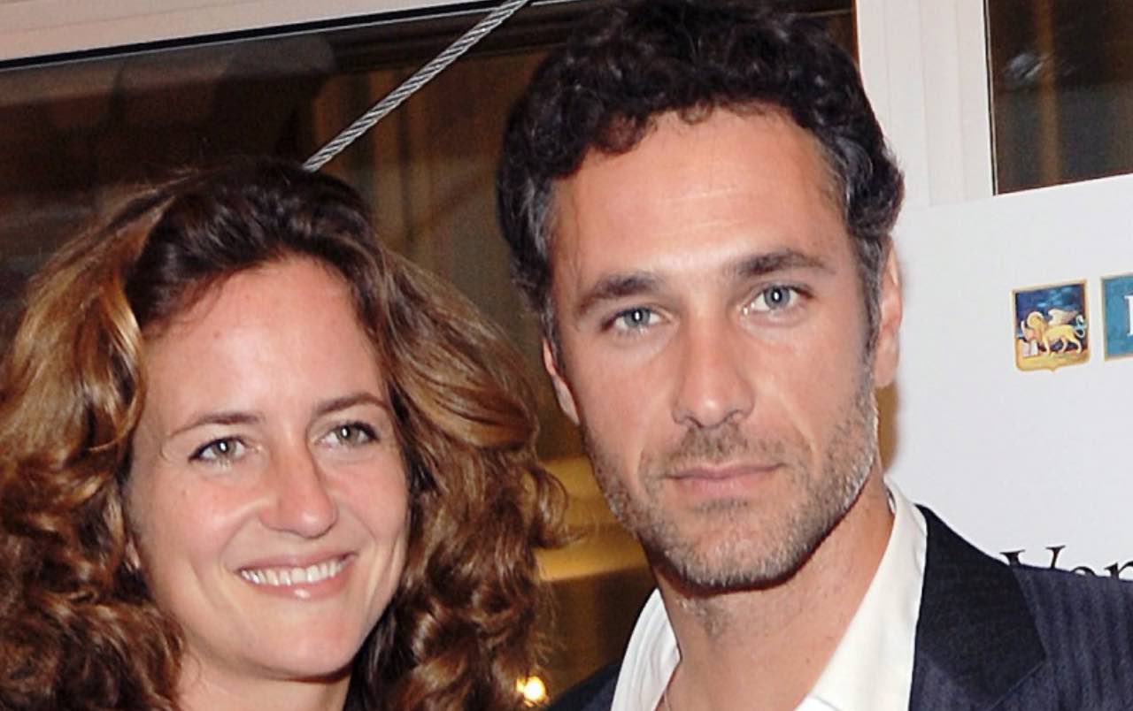 RAUL BOVA torna dalla ex, dopo lo scandalo trova rifugio “a casa” | Lo scandalo lo ha spinto tra le sue braccia