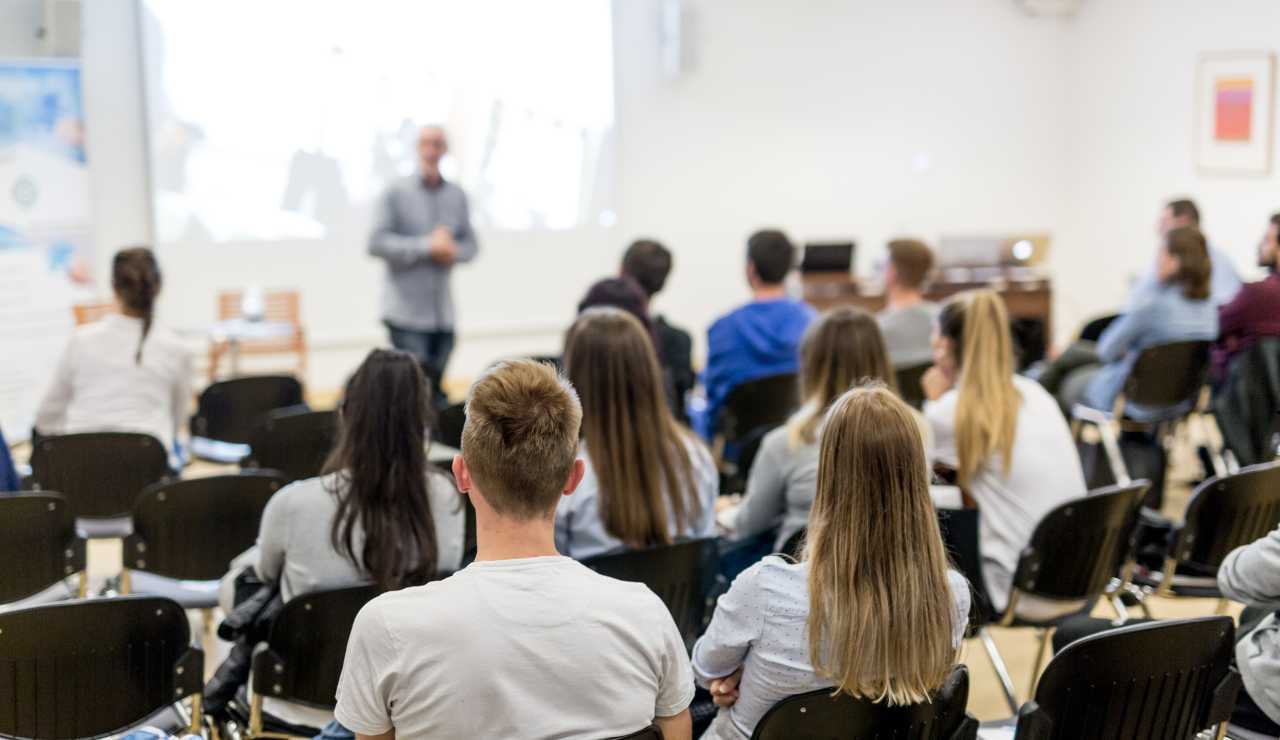 L’azienda regina del territorio italiano ASSUME IMMEDIATAMENTE | Ti vengono a prendere all’università appena laureato