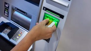 Bancomat - fonte_Freepik - LaSvolta.it