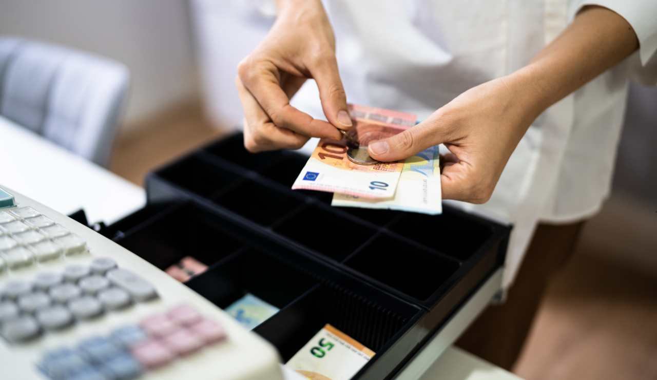 “SONO € 20”, ma fai una spesa del valore di € 150: l’assurda offerta di uno dei supermercati più amati d’Italia | Alla cassa scappa prima che cambiano idea