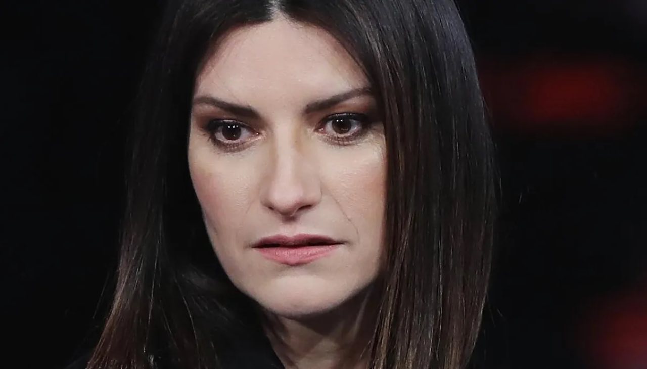 LAURA PAUSINI in lacrime: “sono rimasta senza niente” | Il vuoto dopo milioni di copie vendute