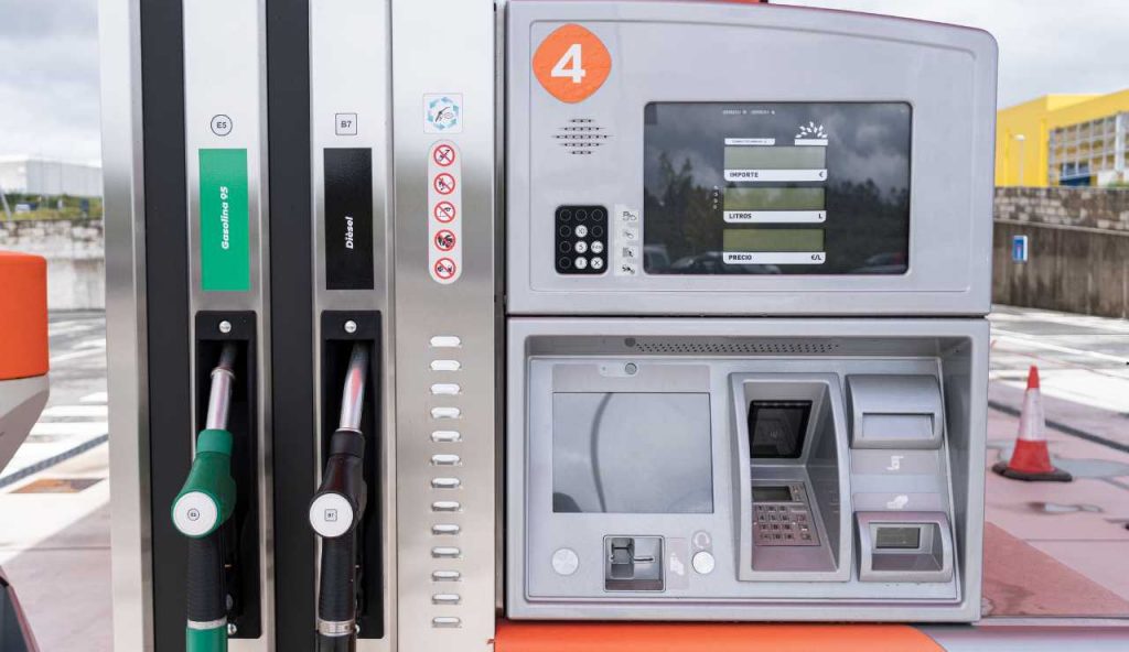 Pompa di benzina - fonte_Canva - LaSvolta.it