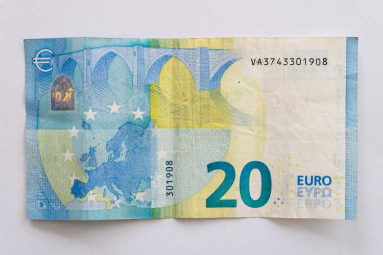 Retro banconota € 20 - fonte_Canva - LaSvolta.it