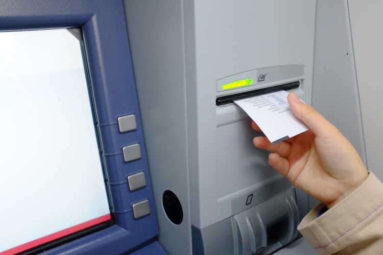 Ricevuta bancomat - fonte_Canva - LaSvolta.it