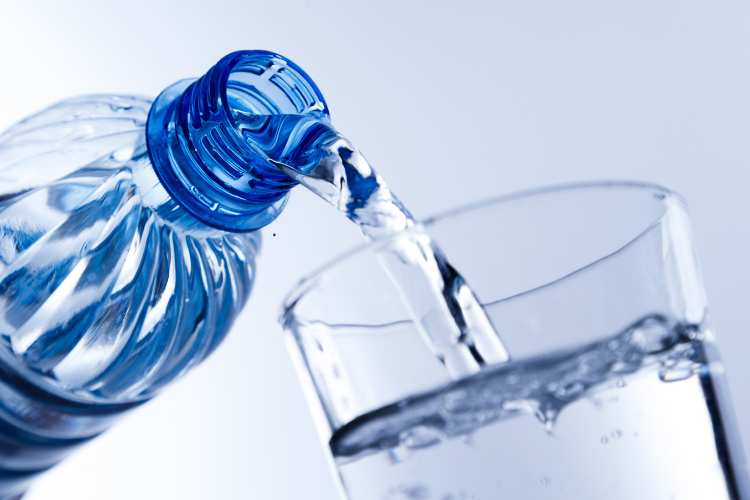 Acqua da bere - fonte_Canva - LaSvolta.it