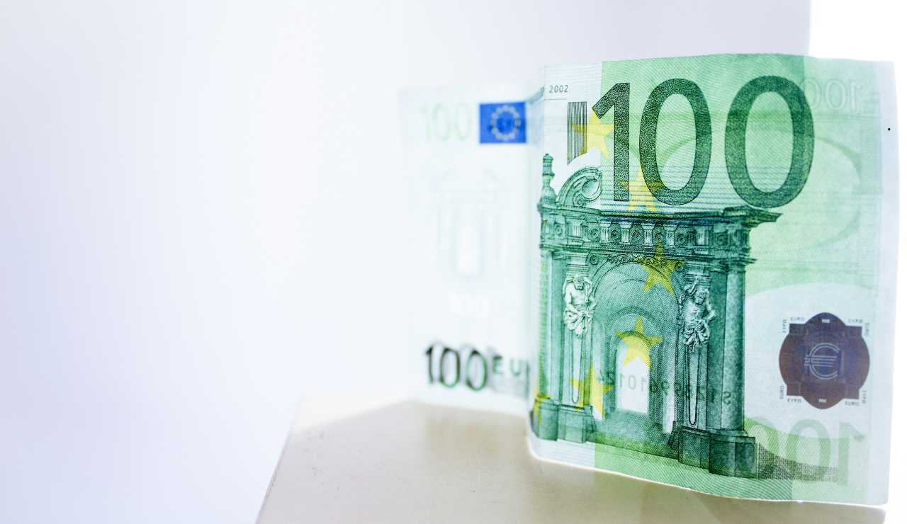 € 100 - fonte_Canva - LaSvolta.it