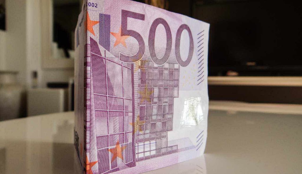 € 500 - fonte_Canva - LaSvolta.it