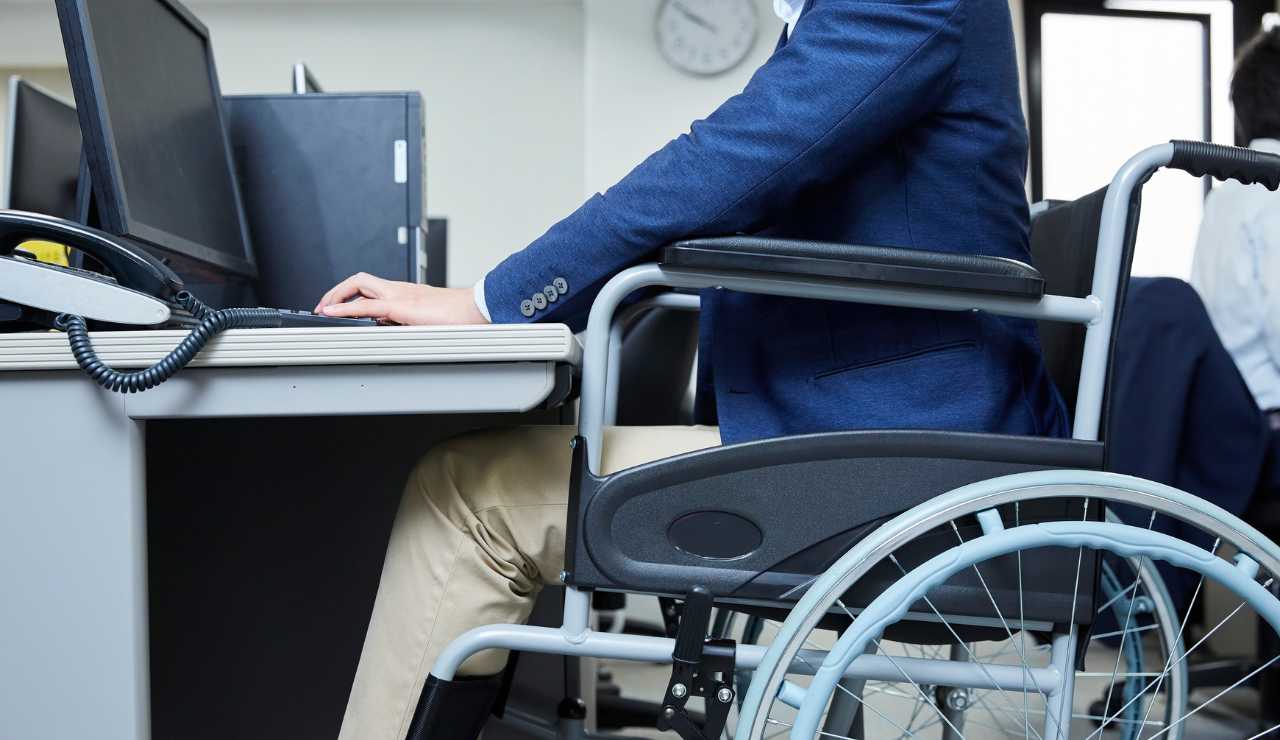 Legge 104 - fonte_Canva - LaSvolta.it