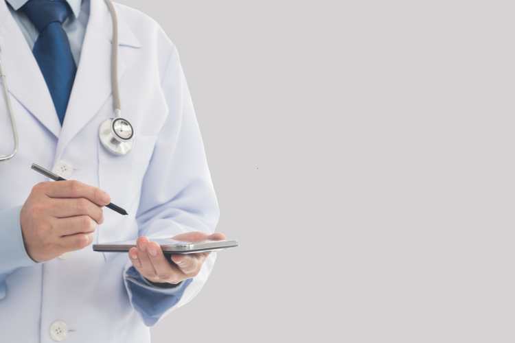 Medico - fonte_Canva - LaSvolta.it