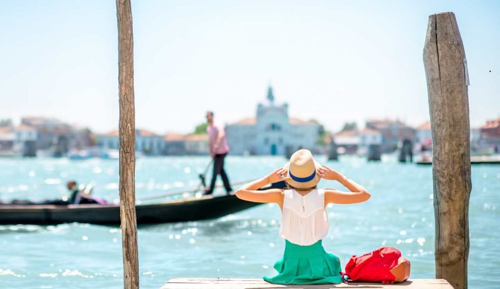 Viaggiare - fonte_Canva - LaSvolta.it