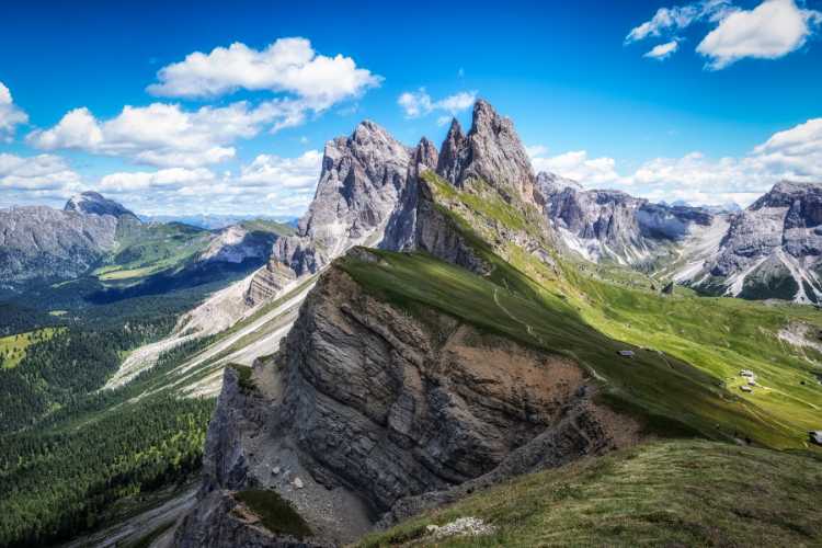 Zone montane - fonte_Canva - LaSvolta.it