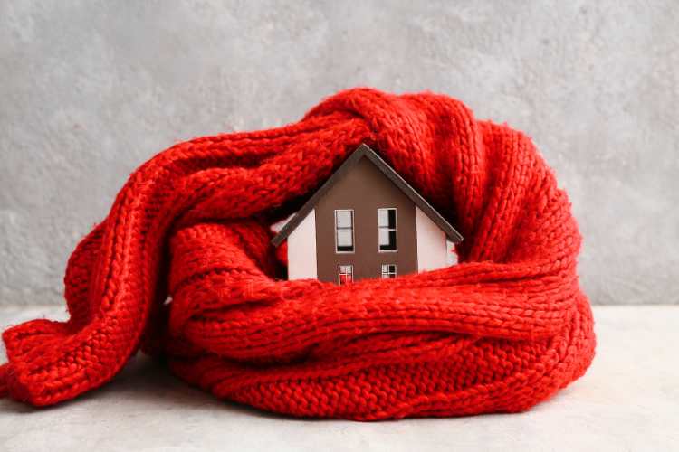 Casa calda - fonte_Canva - LaSvolta.it