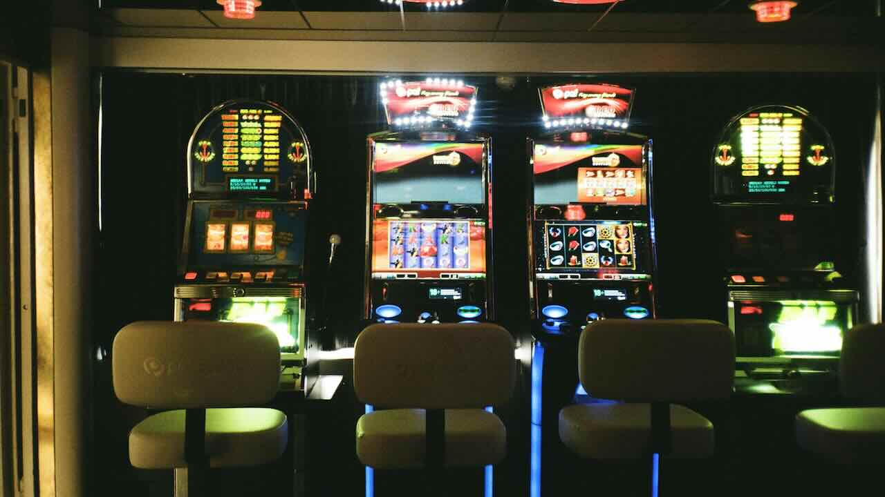 Slot Machine (pexels)